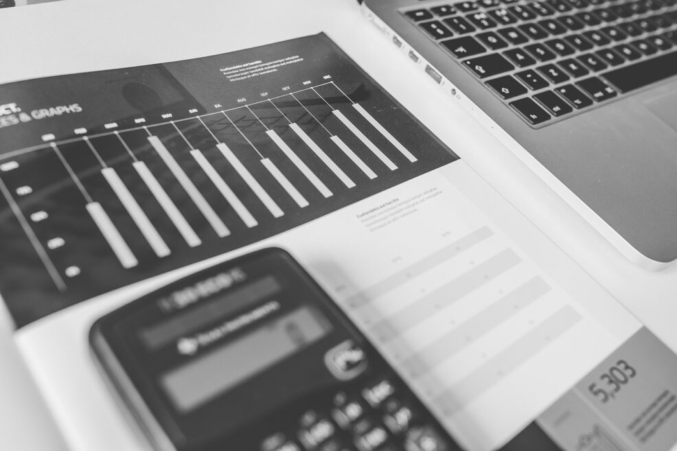 Informes financers amb IA: com automatitzar l'informe mensual i la presentació a la direcció 1 calcular les xifres de l'informe mensual abans de demanar el comentari a la IA